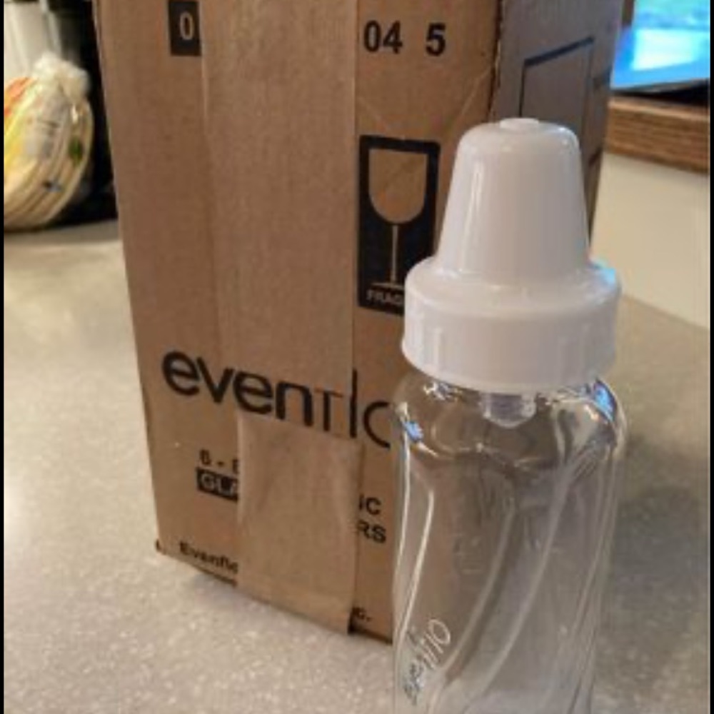 6 NEW, never used Evenflo 8oz Glass Bottles